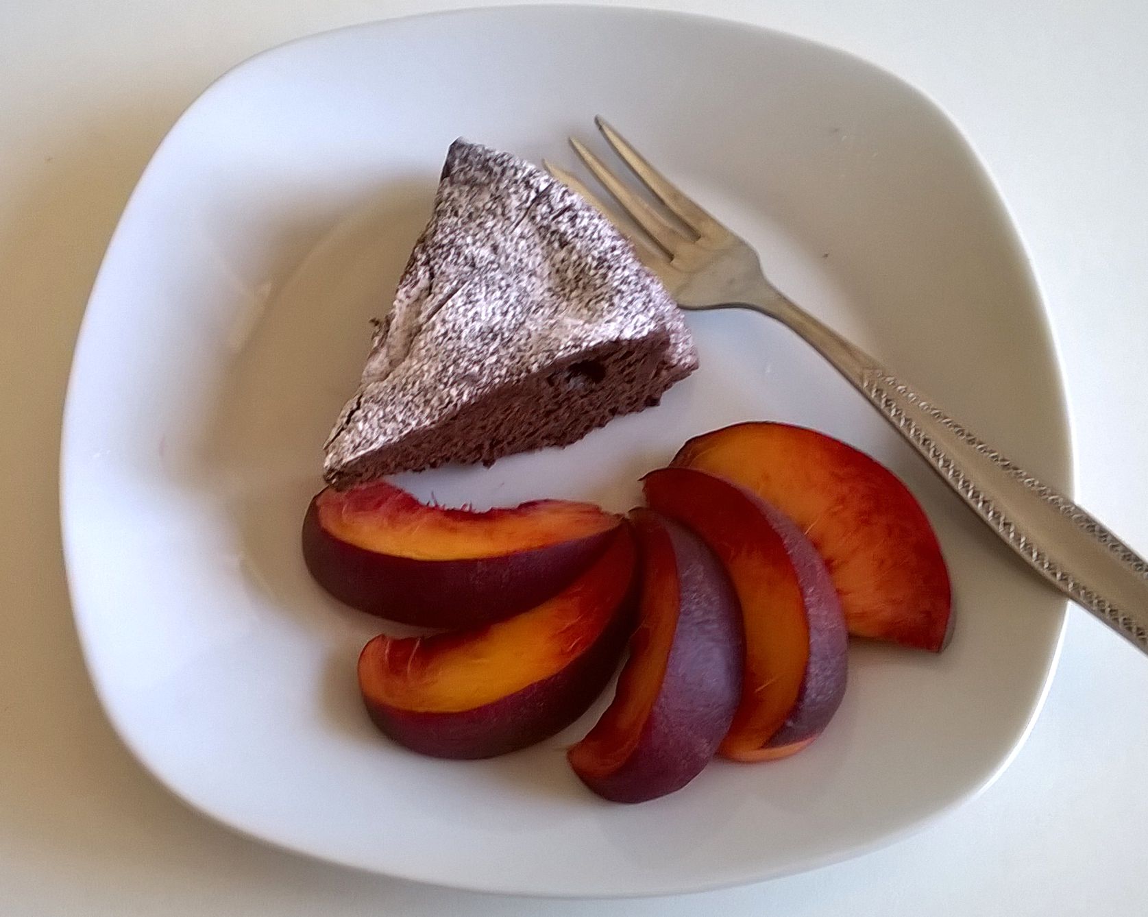 TORTA AL CIOCCOLATO CON DUE INGREDIENTI